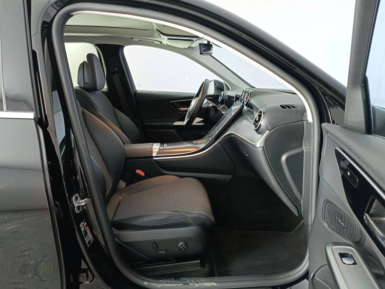 11 - Mercedes-Benz GLC 220 d AMG Advanced 4matic auto