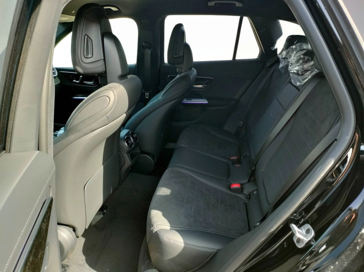 8 - Mercedes-Benz GLC 300 de 4MATIC