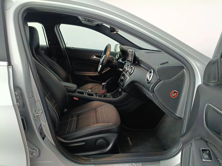 11 - Mercedes-Benz Classe A MERCEDES A180 CDI SE SPORT