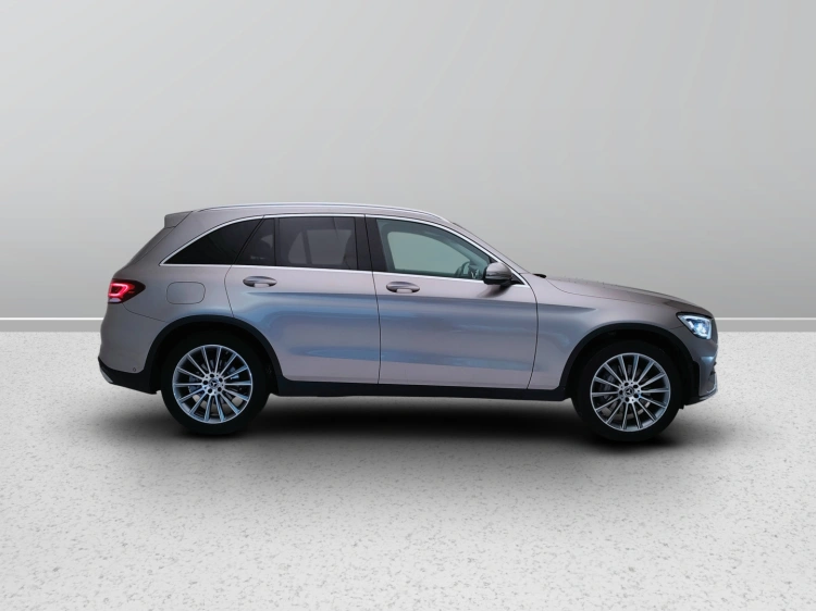 7 - Mercedes-Benz GLC 220 d Premium 4matic auto