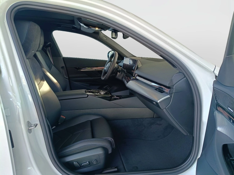 11 - BMW Serie 5 BMW 520d Touring