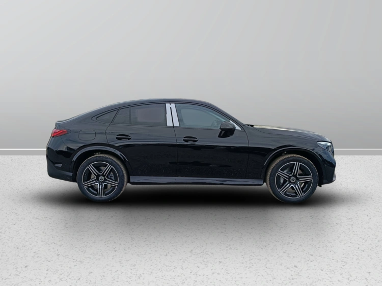 6 - Mercedes-Benz GLC 300 de 4Matic Plug-in Hybrid Coupe