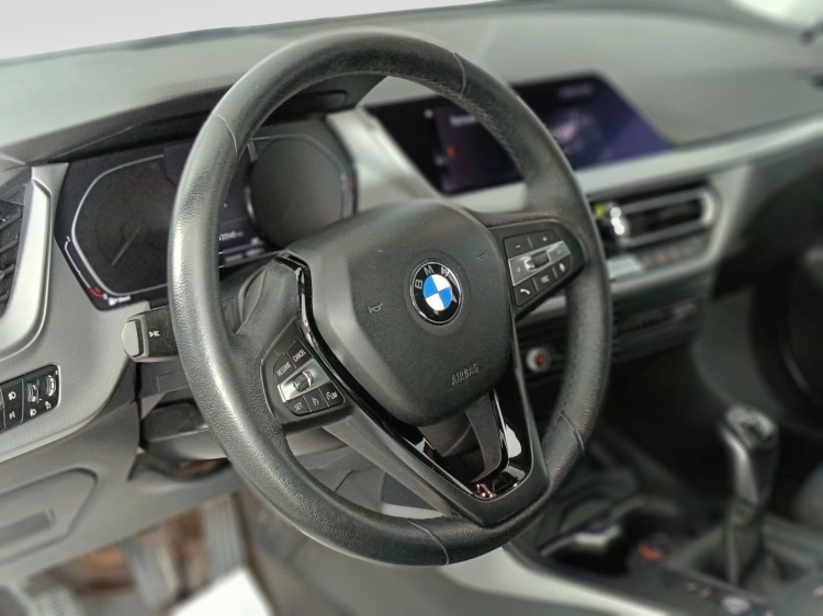 17 - BMW Serie 1 118d 5 Porte