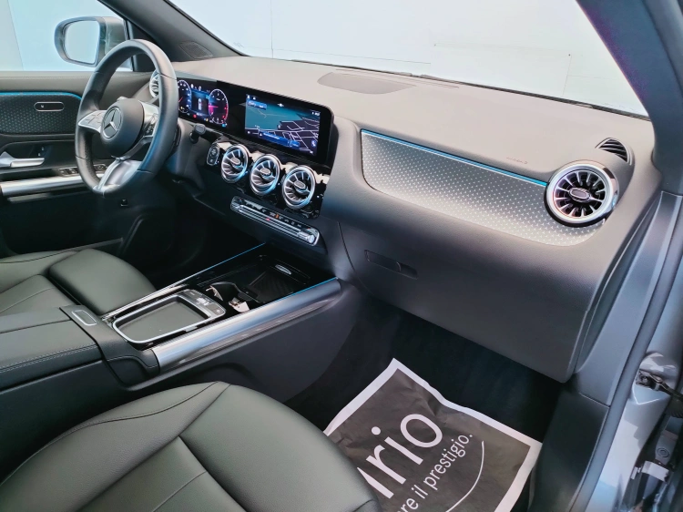 15 - Mercedes-Benz GLA 180 d Progressive Advanced Plus auto