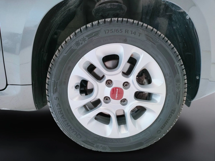 9 - Fiat Panda Panda 1.2 Lounge s&s 69cv my19