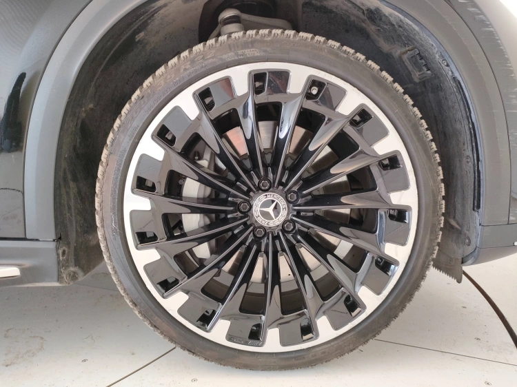 8 - Mercedes-Benz EQE SUV 350 AMG Line Premium 4matic