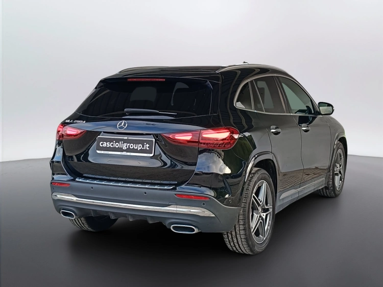 4 - Mercedes-Benz GLA 200 d AMG Line Premium auto