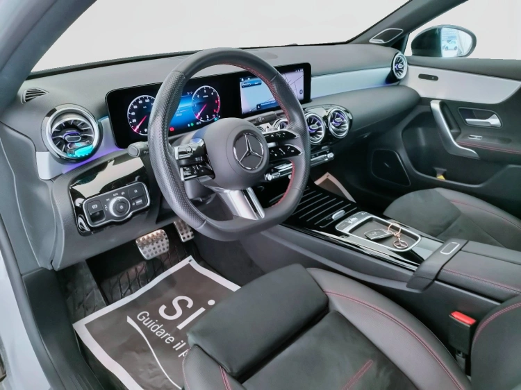 16 - Mercedes-Benz Classe A 180 d AMG Line Advanced Plus auto