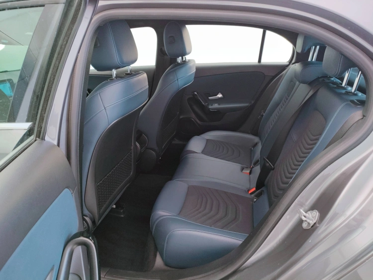 10 - Mercedes-Benz Classe A 180 d Business auto