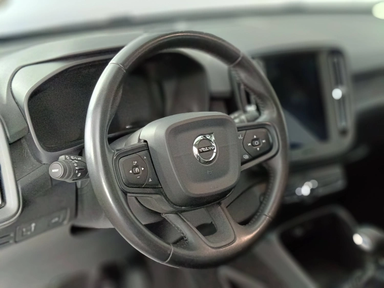 17 - Volvo XC40 XC40 2.0 d3