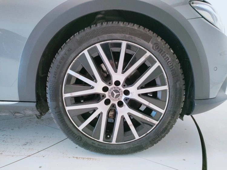 8 - Mercedes-Benz Classe E SW All-Terrain 220 d Premium 4matic auto