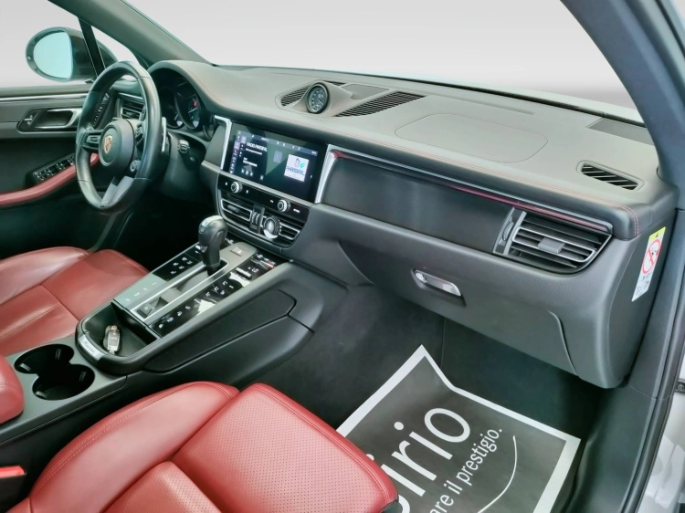 16 - Porsche Macan Macan 2.9 GTS 440cv pdk