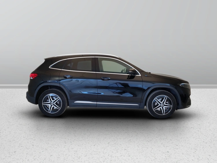 7 - Mercedes-Benz EQA 250 Premium