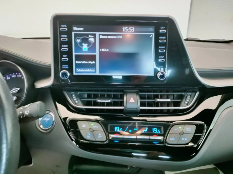 11 - Toyota C-HR C-HR 1.8h Active e-cvt