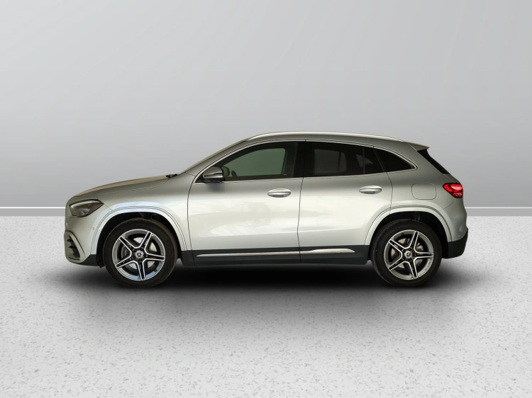 3 - Mercedes-Benz GLA 250 e Plug-in hybrid