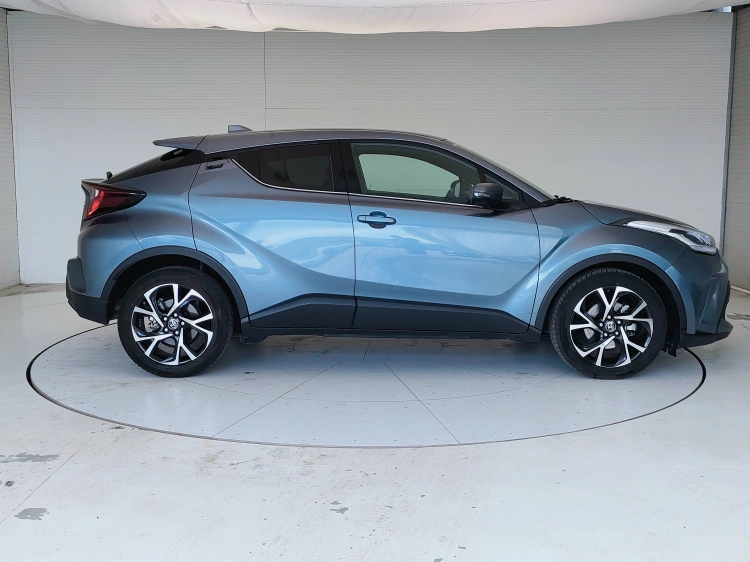 4 - Toyota C-HR C-HR 1.8h Trend e-cvt