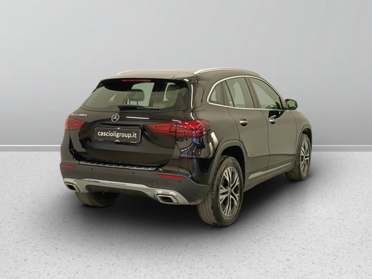 4 - Mercedes-Benz GLA 200 d Progressive Advanced Plus auto