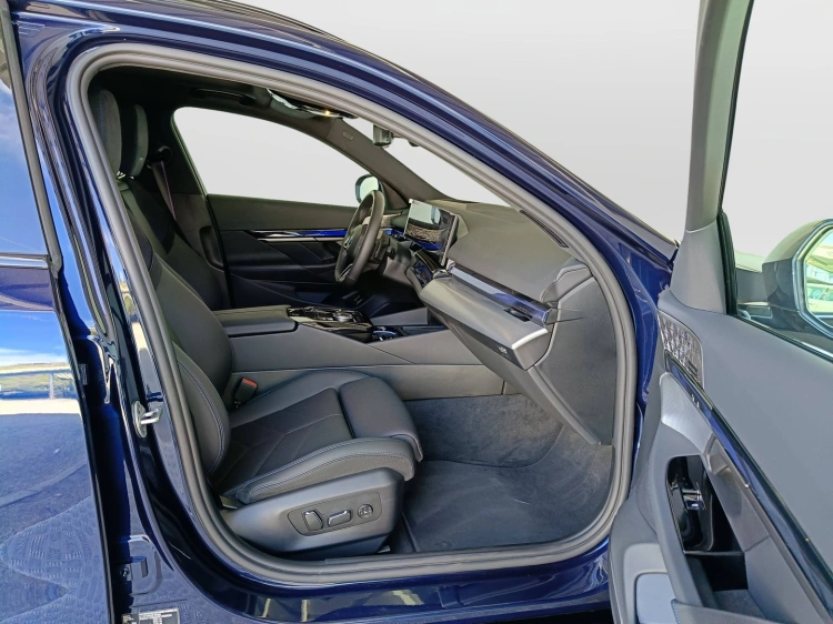 11 - BMW Serie 5 520d Touring 48V xdrive MSport Pro auto