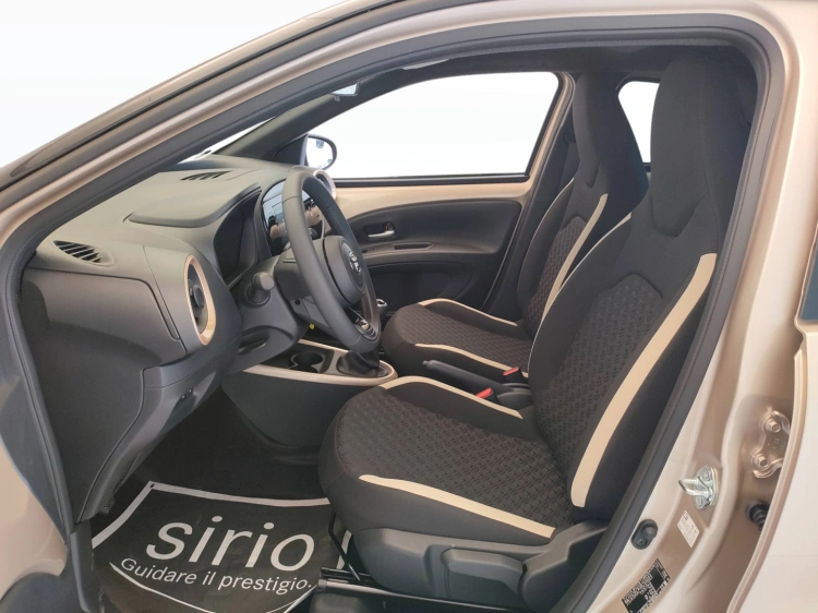 12 - Toyota Aygo X AYGO X 10B MT TREND MY24