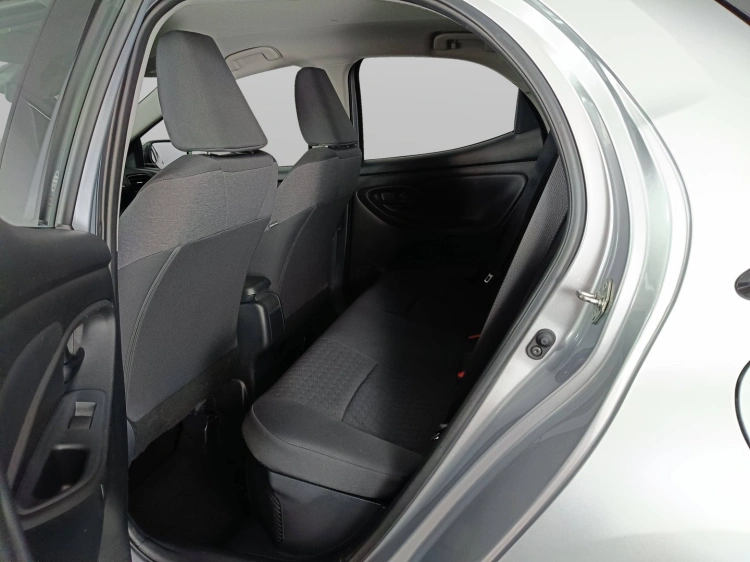 9 - Toyota Yaris Yaris 1.5h Trend