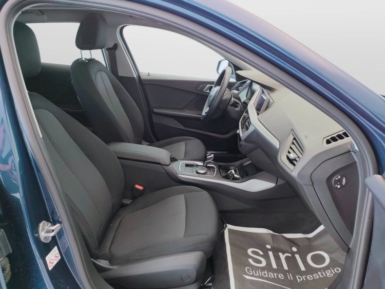 11 - BMW Serie 1 116i Business Advantage auto