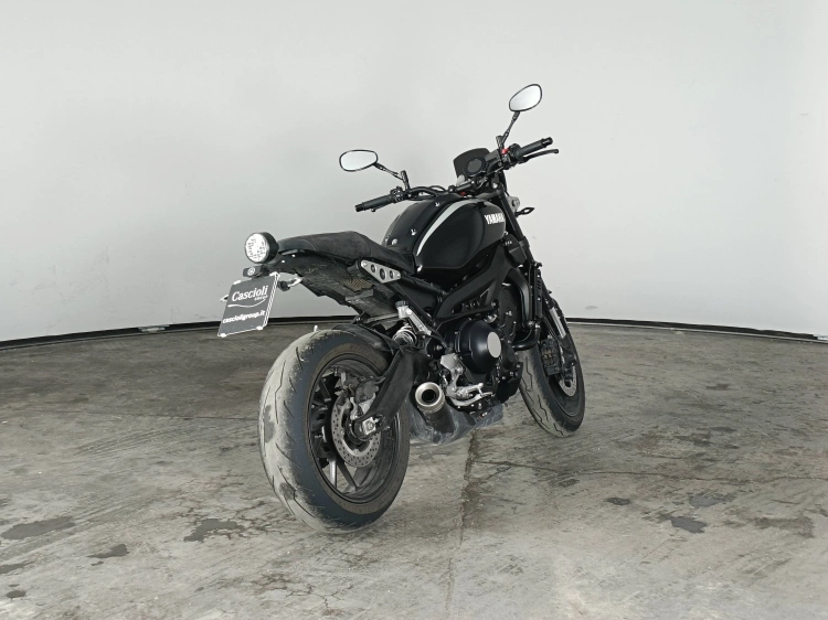3 - Yamaha XSR XSR 900 Abs my16