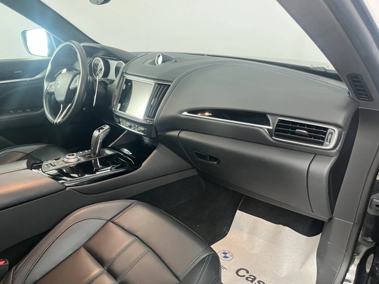 10 - Maserati Levante Maserati Levante2.0 mhev executive 330cv auto