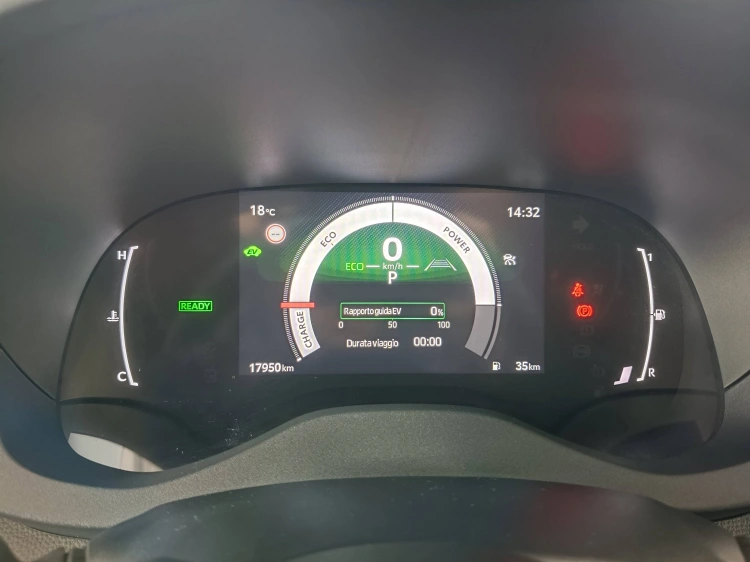 7 - Toyota Yaris TOYOTA Yaris 1.5 Hybrid 5 porte Trend