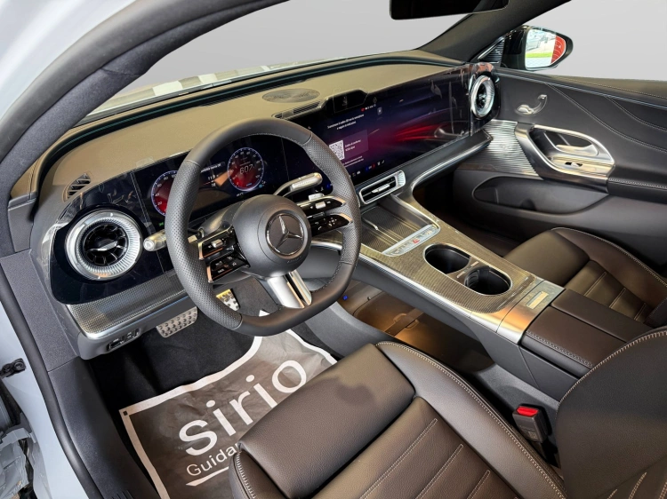 12 - Mercedes-Benz Classe C 400 4MATIC con tecnologia EQ