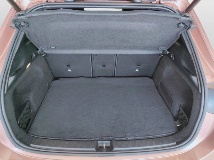 9 - Mercedes-Benz GLA 200 d Premium auto
