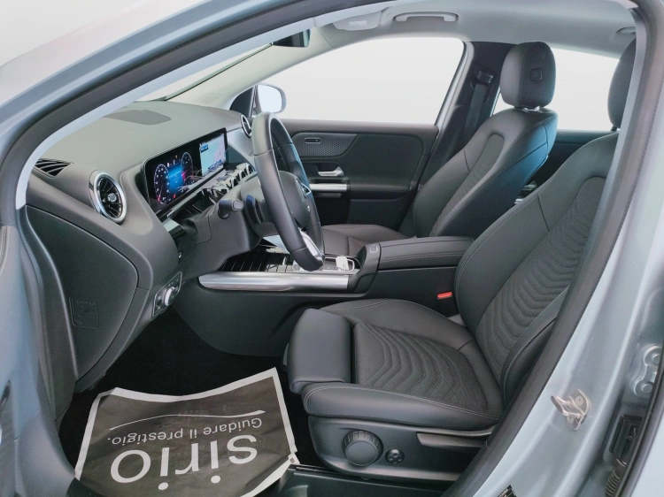16 - Mercedes-Benz GLA 180 d Progressive Advanced auto