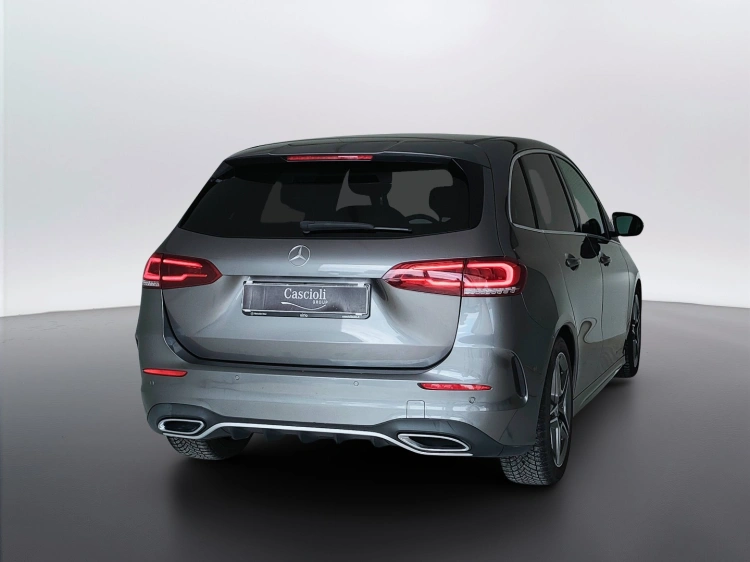 5 - Mercedes-Benz Classe B 180 Premium auto