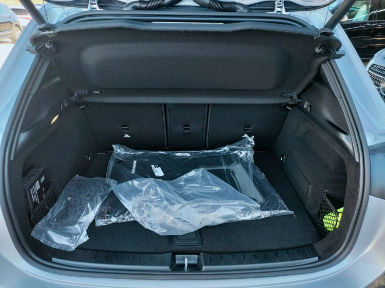 5 - Mercedes-Benz GLA 200 d automatic