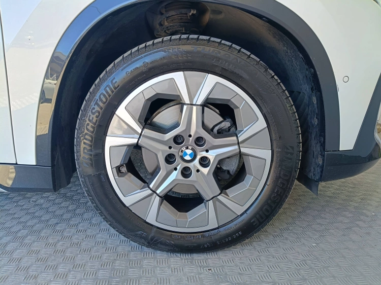21 - BMW X1 X1 sdrive18d X-Line Edition Essence auto
