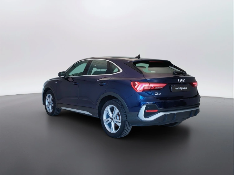 7 - Audi Q3 Q3 Sportback 35 1.5 tfsi mhev S line edition 150cv s-tronic