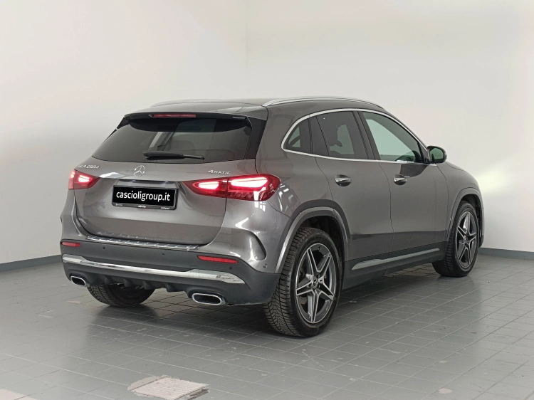 4 - Mercedes-Benz GLA 200 d AMG Line Premium 4matic auto