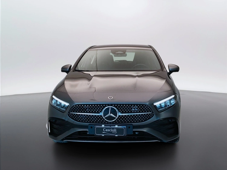2 - Mercedes-Benz Classe A 250 e con tecnologia ibrida EQ