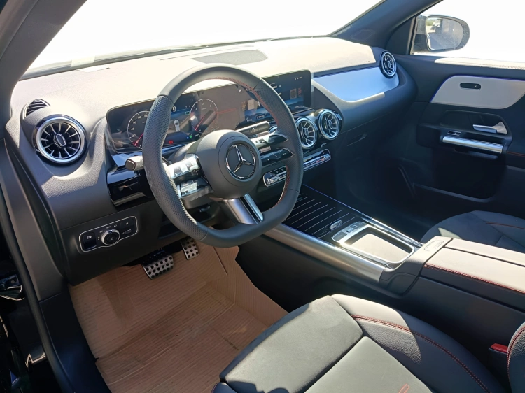 7 - Mercedes-Benz GLA 200 d Automatic 4MATIC