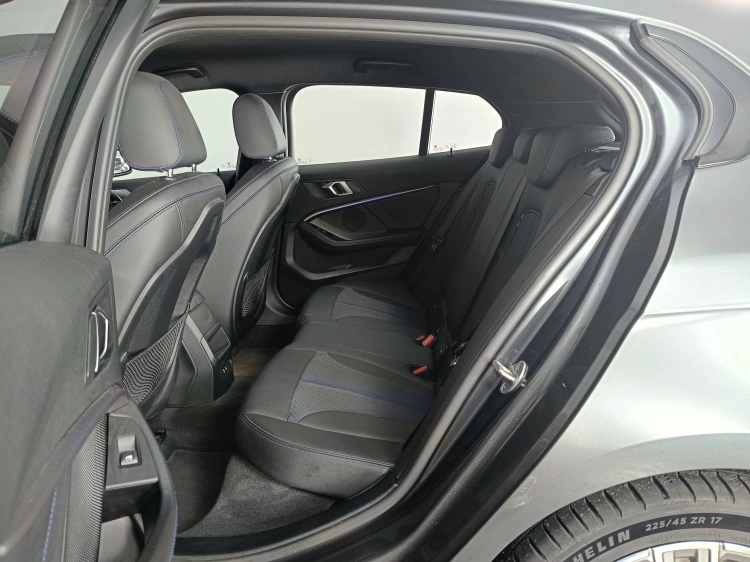 9 - BMW Serie 1 118d Msport auto