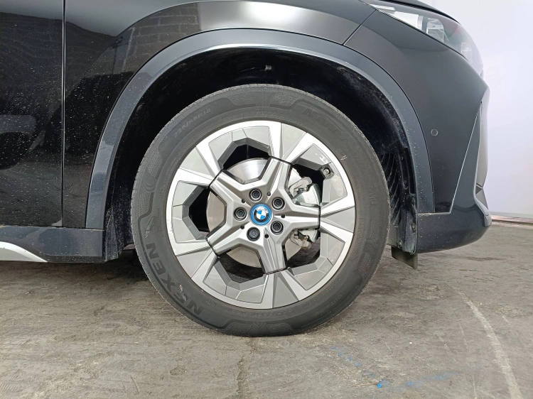 16 - BMW iX1 iX1 edrive 20 X-Line