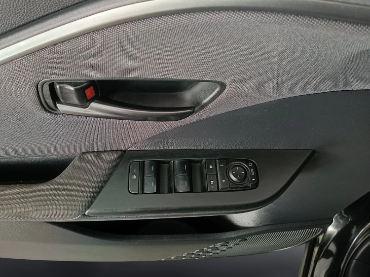 17 - Toyota C-HR C-HR 1.8 hv Trend fwd e-cvt