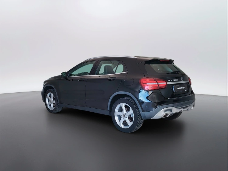 7 - Mercedes-Benz GLA 200 d Sport