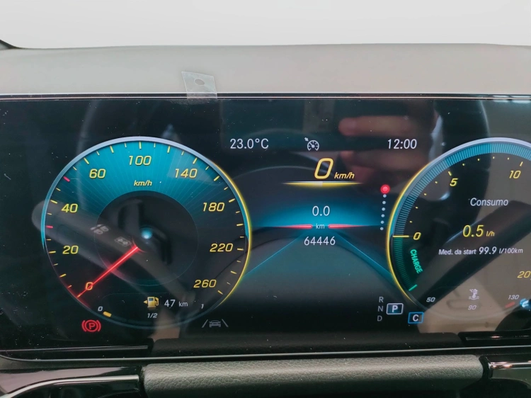 18 - Mercedes-Benz GLA 180 d Sport Plus auto