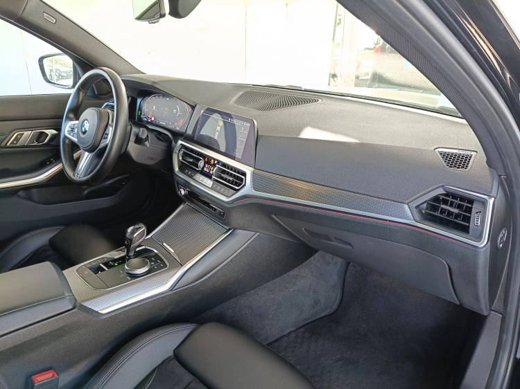 11 - BMW Serie 3 318d Touring Msport auto