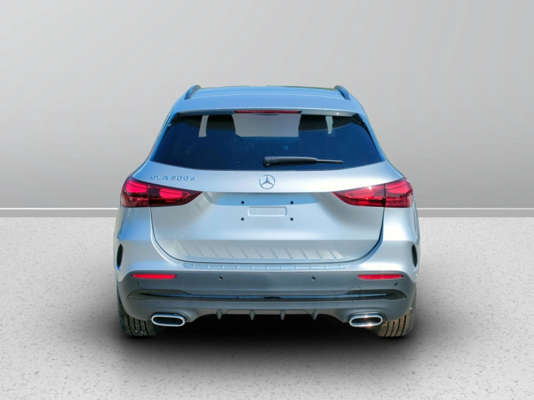 4 - Mercedes-Benz GLA 200 d automatic