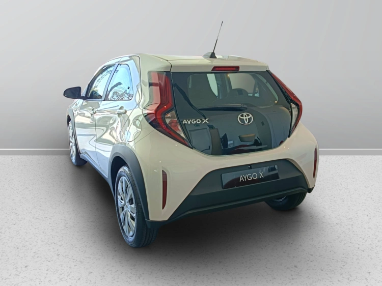 5 - Toyota AYGO X AYGO X 10B MT ACTIVE MY24