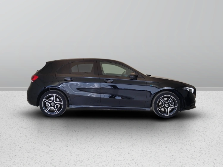 7 - Mercedes-Benz Classe A 250 e phev (eq-power) Premium Plus edition auto