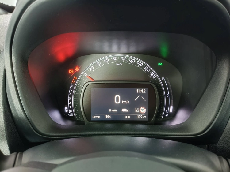 12 - Toyota Aygo X AYGO X 10B MT JBL SE MY24