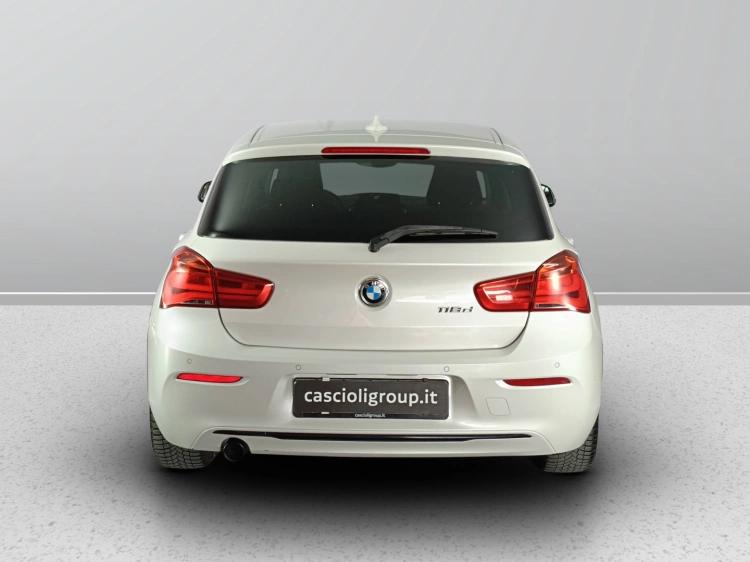 4 - BMW Serie 1 118d Sport 5p auto