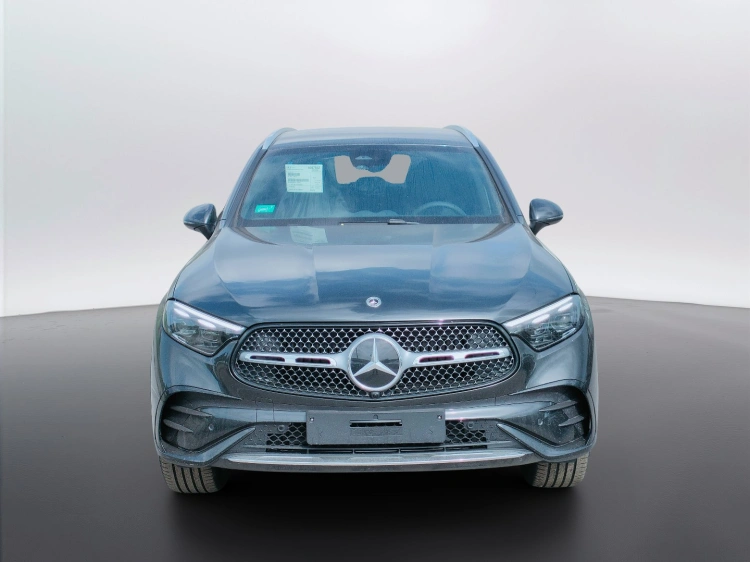 2 - Mercedes-Benz GLC 300 de 4MATIC